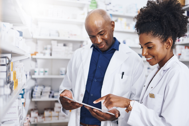 two pharmacists working in the pharmacy together